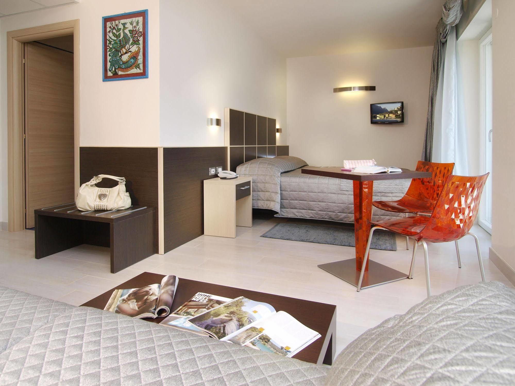 Hotel Garni Corallo Torbole Sul Garda Exterior photo